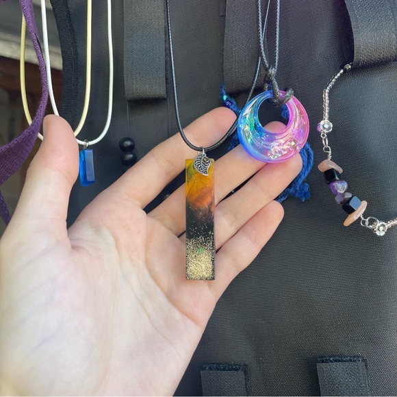 Wire Wrapped Resin Jewlery and crystals - Picture 4 of 9